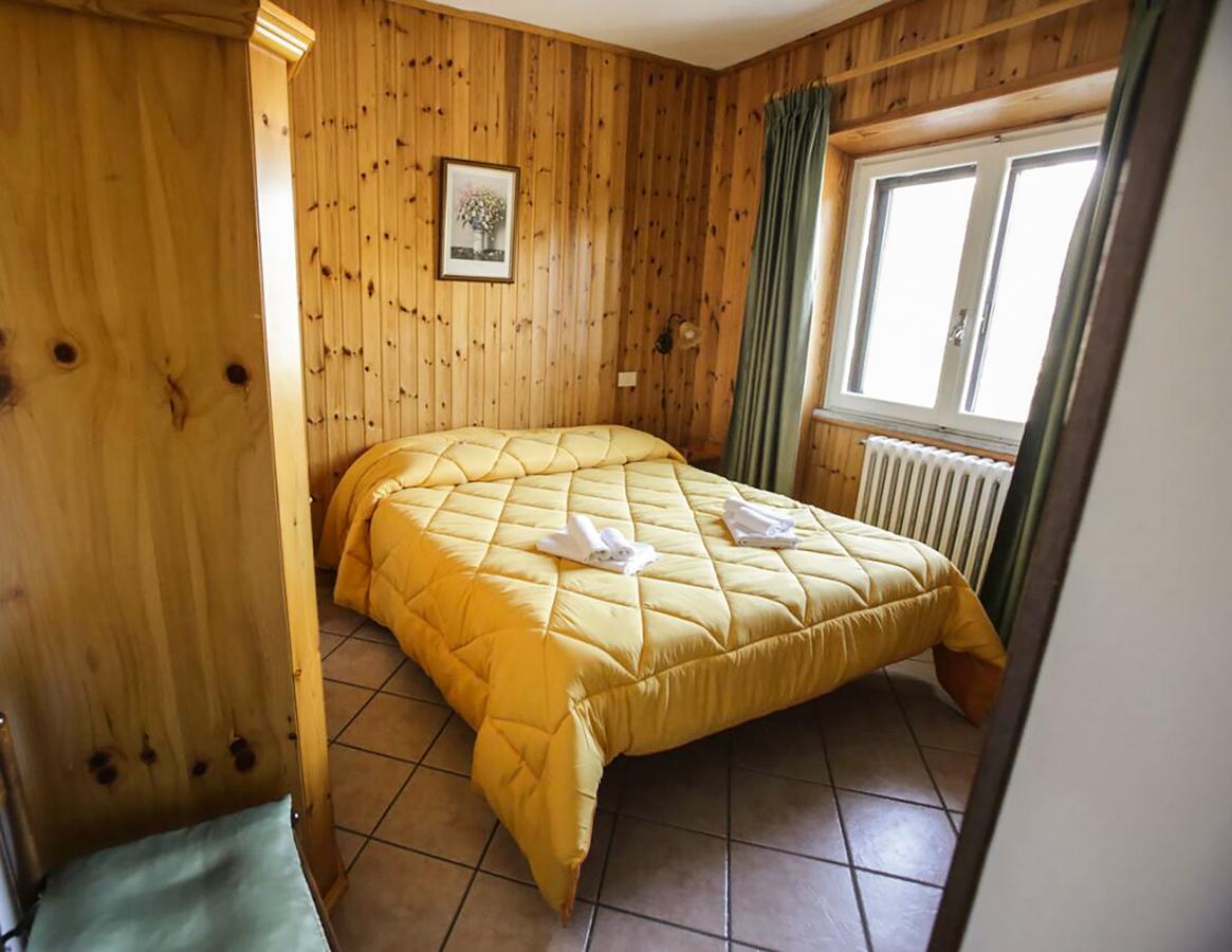 Hotel Valle Del Lupo ペスカッセーロリ エクステリア 写真