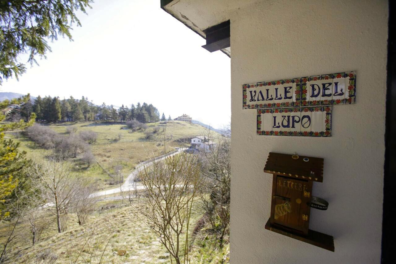 Hotel Valle Del Lupo ペスカッセーロリ エクステリア 写真