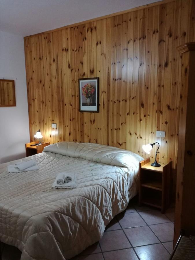 Hotel Valle Del Lupo ペスカッセーロリ エクステリア 写真